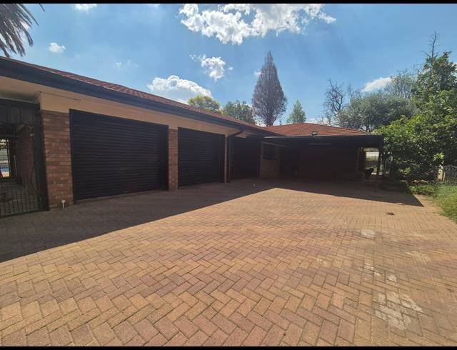 4 BEDROOM HOUSE FOR SALE IN ARCON PARK